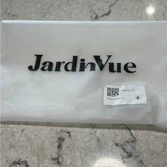 JardinVue long sleeve dress. - Picture 3 of 3